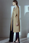 Gabardina camel de Adolfo Domínguez primavera/verano 2017