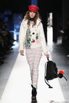 Chaqueta acolchada blanca de Desigual otoño/invierno 2017/2018 en la New York Fashion Week