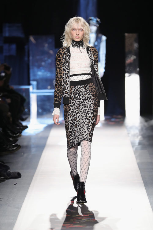 Total look animal print de Desigual otoño/invierno 2017/2018 en la New York Fashion Week