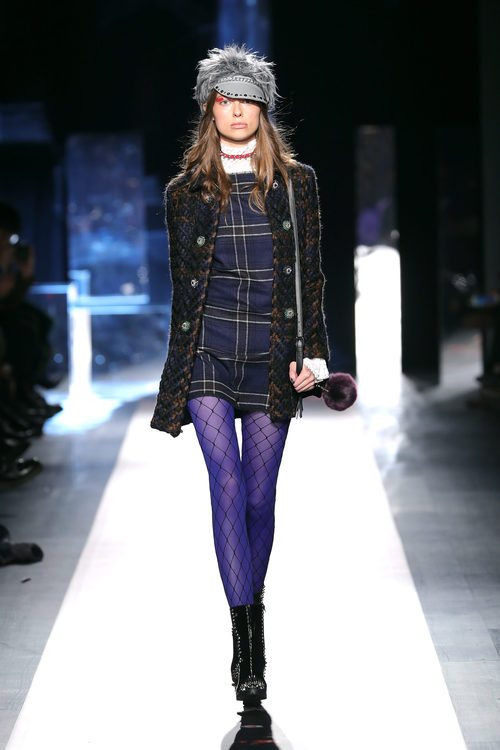 Look punk de Desigual otoño/invierno 2017/2018 en la New York Fashion Week