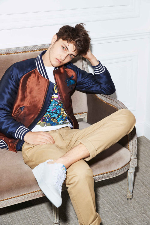 Anwar Hadid con una bomber de Zadig & Voltaire primavera/verano 2017