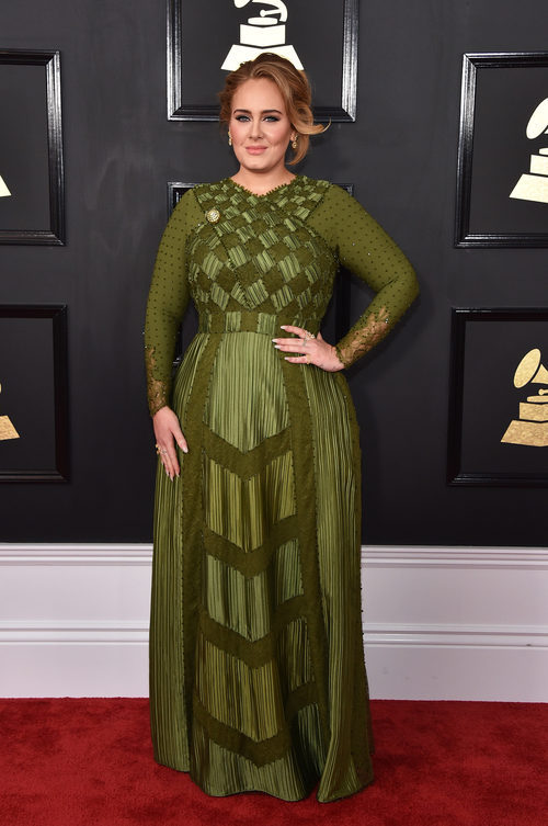 Adele vestida de Givenchy en los Grammy 2017