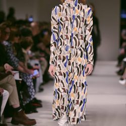 Vestido estampado de Victoria Beckham otoño/invierno 2017/2018 en la New York Fashion Week