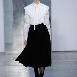 Camisa estilo victoriano de Carolina Herrera otoño/invierno 2017/2018 en la New York Fashion Week