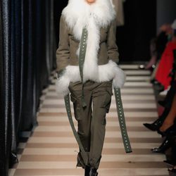 Abrigo de pelo de Monse otoño/invierno 2017/2018 en la New York Fashion Week