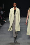 Abrigo de paño de Narciso Rodriguez otoño/invierno 2017/2018 en la New York Fashion Week