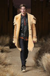Abrigo camel de Coach otoño/invierno 2017/2018 en la New York Fashion Week