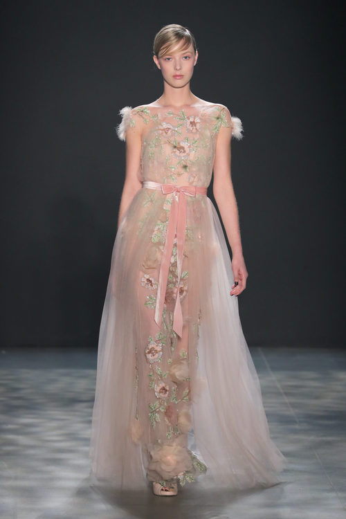 Vestido floral de Marchesa otoño/invierno 2017/2018 en la New York Fashion Week