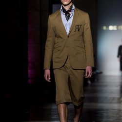 Traje camel de Roberto Verino primavera/verano 2017 en la Madrid Fashion Week