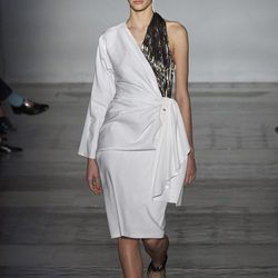 Vestido asimétrico de Roberto Verino primavera/verano 2017 en la Madrid Fashion Week