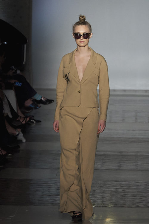 Total look camel de Roberto Verino primavera/verano 2017 en la Madrid Fashion Week