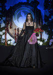 Vestido de novia negro de Francis Montesinos para la colección otoño/invierno 2017/2018 presentada en Madrid Fashion Week