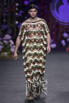 Vestido masculino artesanal de punto hecho a mano de Francis Montesinos para la colección otoño/invierno 2017/2018 presentada en Madrid Fashion Week