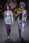 Trajes de mujer y hombres azul con estampado de hortensias de Francis Montesinos para la colección otoño/invierno 2017/2018 presentada en Madrid Fashion We