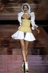 Corsé dorado en el desfile de Andrés Sardá en Madrid Fashion Week otoño/invierno 2017/2018