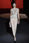 Conjunto de cuerpo bordado y pantalón pique de Hannibal Laguna de la colección otoño/invierno 2017/2018 en Madrid Fashion Week