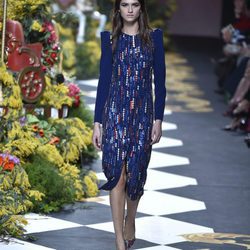 Vestido de lentejuelas de Jorge Vázquez otoño/invierno 2017/2018 en la Madrid Fashion Week