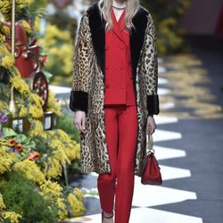 Abrigo animal print de Jorge Vázquez otoño/invierno 2017/2018 en la Madrid Fashion Week