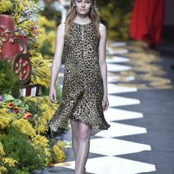 Vestido animal print de Jorge Vázquez otoño/invierno 2017/2018 en la Madrid Fashion Week