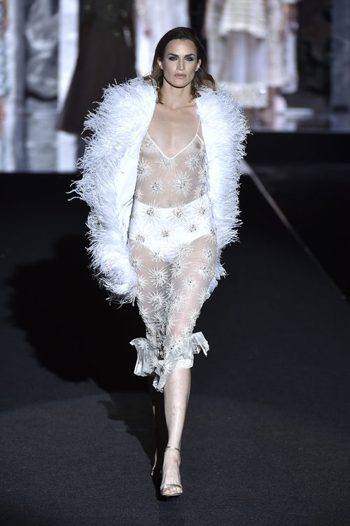 Madeleine Hjört en el desfile de Duyos otoño/invierno 2017/2018 en la Madrid Fashion Week