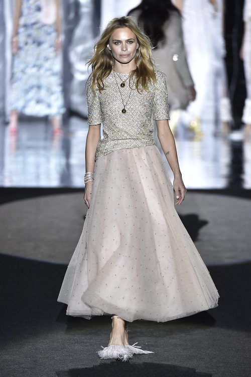 Verónica Blume con una falda de tul de Duyos otoño/invierno 2017/2018 en la Madrid Fashion Week