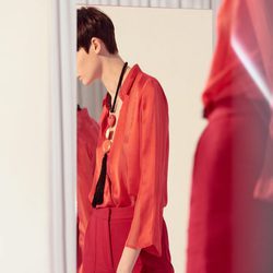 Total look color rojo de Uterqüe primavera/verano 2017