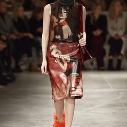Vestido estampado de Prada otoño/invierno 2017/2018 en la Milán Fashion Week
