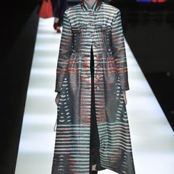 Abrigo oversize de Giorgio Armani otoño/invierno 2017/2018 en la Milán Fashion Week