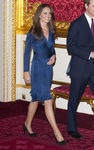 Kate Middleton con un vestido de Issa en el día del anuncio de su compromismo con el príncipe Guillermo