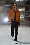 Chaqueta marrón de Saint Laurent otoño/invierno 2017/2018 en la París Fashion Week
