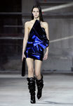 Vestido bicolor de Saint Laurent otoño/invierno 2017/2018 en la París Fashion Week