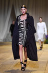 Vestido estampado con la palabra 'Love' de H&M Studio primavera/verano 2017 en la Paris Fashion Week
