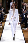 Traje de chaqueta blanco de Lanvin otoño/invierno 2017/2018 en la Paris Fashion Week