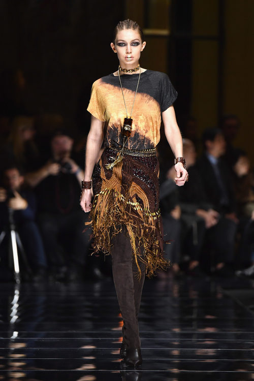 Gigi Hadid en el desfile de Balmain otoño/invierno 2017/2018 en la Paris Fashion Week