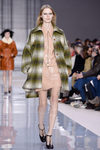 Abrigo de cuadros de Chloé otoño/invierno 2017/2018 en la Paris Fashion Week