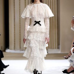 Vestido vintage de Giambattista Valli otoño/invierno 2017/2018 en la Paris Fashion Week