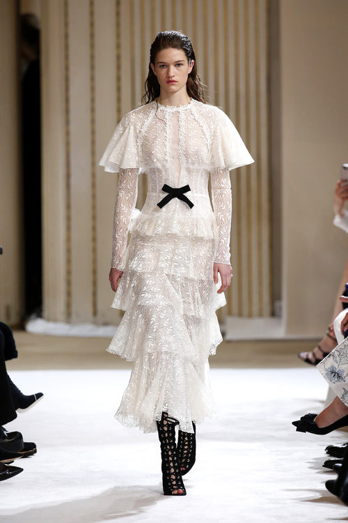 Vestido vintage de Giambattista Valli otoño/invierno 2017/2018 en la Paris Fashion Week