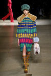 Abrigo multicolor de Miu Miu otoño/invierno 2017/2018 en la Paris Fashion Week