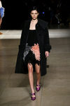 Kendall Jenner en el desfile de Miu Miu otoño/invierno 2017/2018 en la Paris Fashion Week