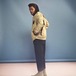 The Weeknd con unos pantalones de sastre de H&M primavera/verano 2017