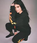 Kylie Jenner con un chándal de su propia firma de ropa