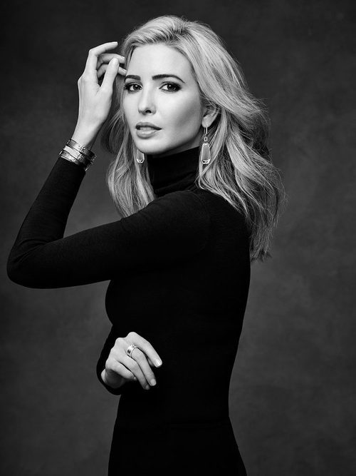 Ivanka Trump posando para su propia firma de joyería de lujo
