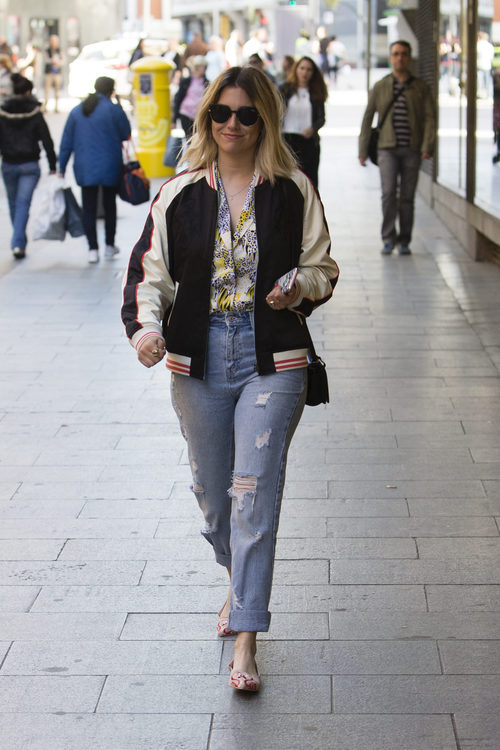 Blanca Suárez con un look casual en las calles de Madrid