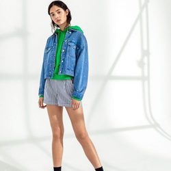 Sudadera verde greenery de Bershka primavera/verano 2017