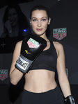 Bella Hadid en el evento de su presentación como embajadora de TAG Heuer