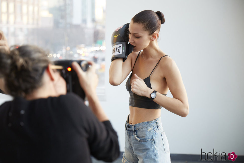 Bella Hadid como nueva imagan de TAG Heuer