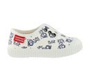 Zapatilla blanca y azul de Victoria en colaboración con Kukuxumusu primavera/verano 2017