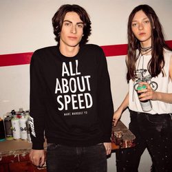 Sudadera negra con letras blancas de la colección de Marc Márquez con Pull&Bear