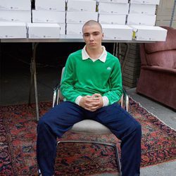 Rocco Ritchie con una sudadera verde de la colección de Alexander Wang para Adidas Originals