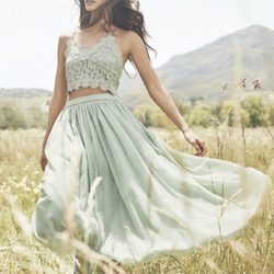 Crop top y falda vaporosa color menta para la colección SpringSummer 2017 de H&M